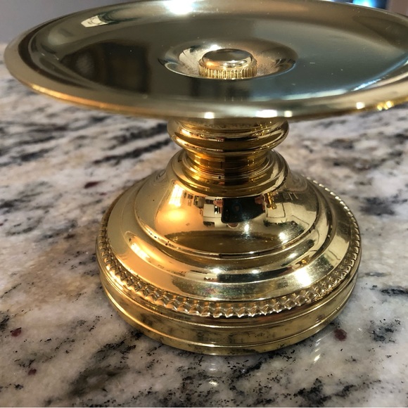 SOLD  VINTAGE Baldwin Brass Candlestick Holders & Pillar Candle Base, lot of 3. - Picture 5 of 6